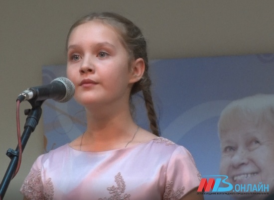 Более 90 юных волгоградцев исполнят хиты Александры Пахмутовой